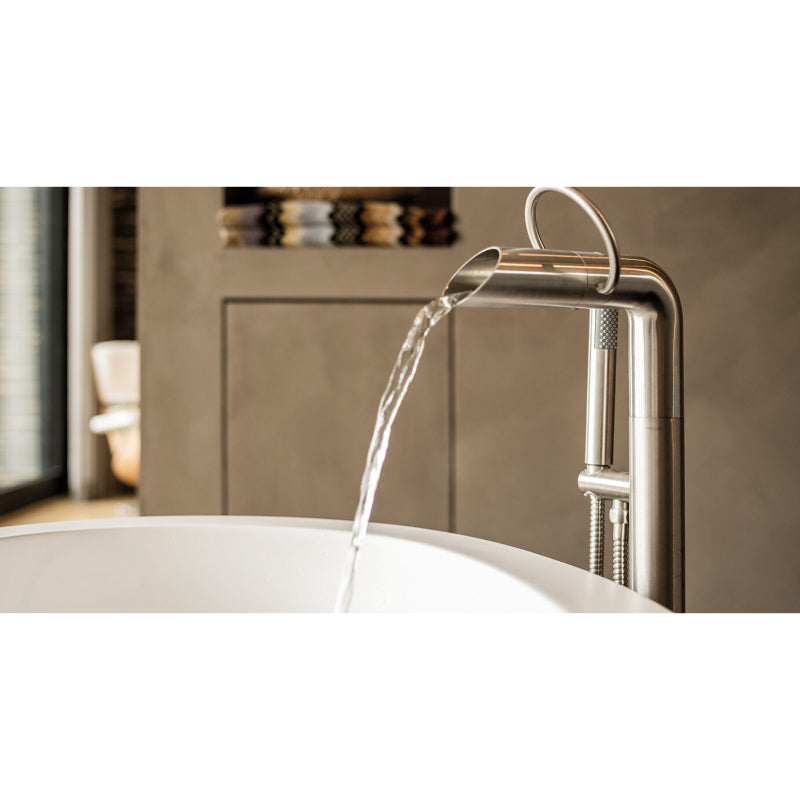 jee-o-pure-tub-faucet-water_800x800
